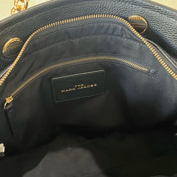 🔥🔥MARC JACOBS GOLD CHAIN TOTE (Like New) Paid $425🔥🔥 - Picture 12 of 16